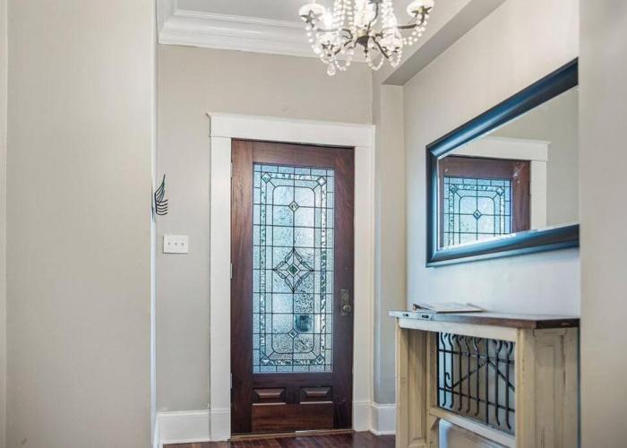 Old Dauphin Way Historic Home - Unit 5