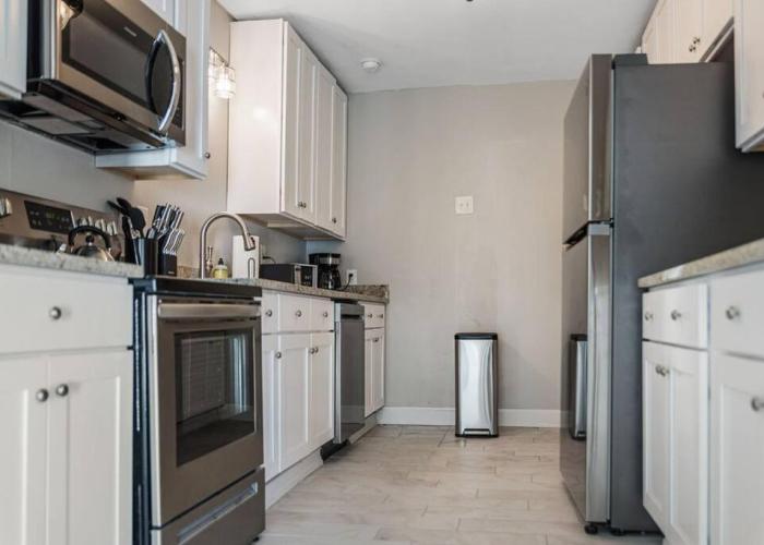 Old Dauphin Way Historic Home - Unit 6