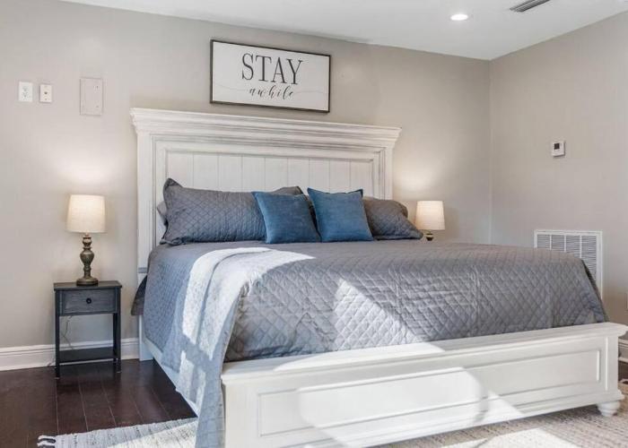 Old Dauphin Way Historic Home - Unit 6