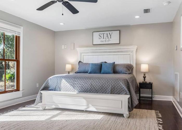 Old Dauphin Way Historic Home - Unit 6