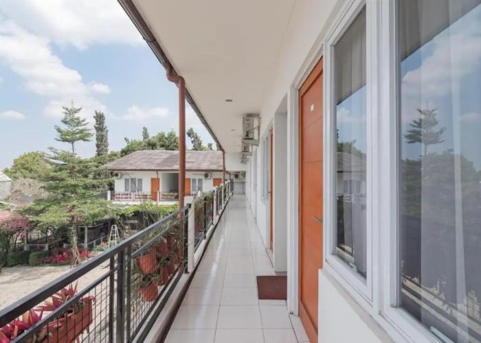 Urbanview Hotel Kazanan Lembang Bandung by RedDoorz