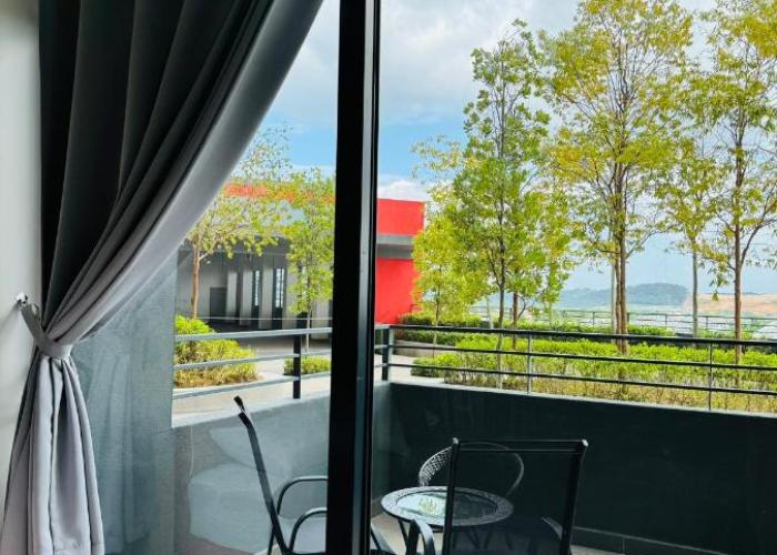 Core Soho Suites Kota Warisan Sepang KLIA Airport Free Wifi by BKA LEGACY