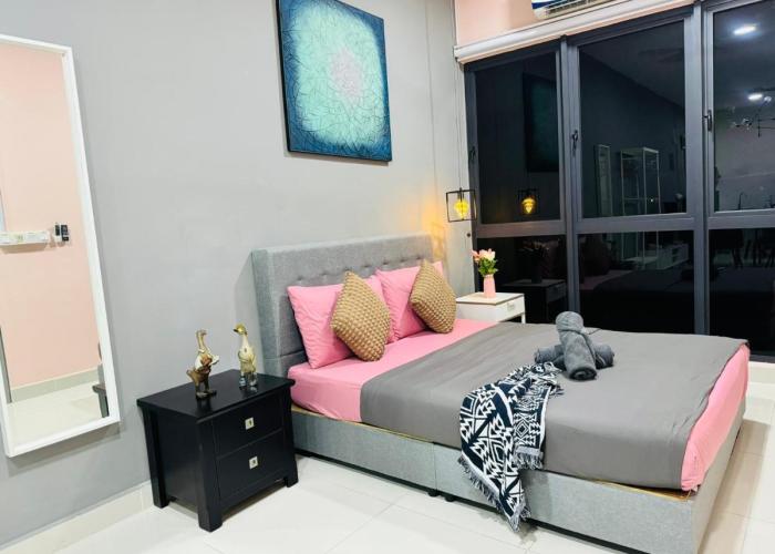 Core Soho Suites Kota Warisan Sepang KLIA Airport Free Wifi by BKA LEGACY