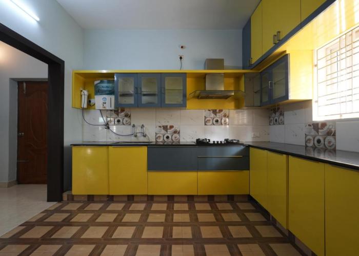 Paradise Home Stay, Near Srinivasam TTD Ticket Counter Opp Bus Stand