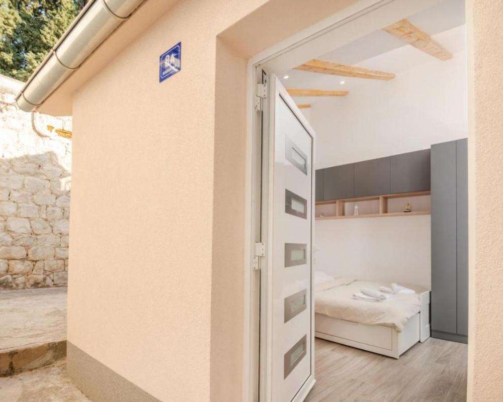 фото Studio apartman Modesty