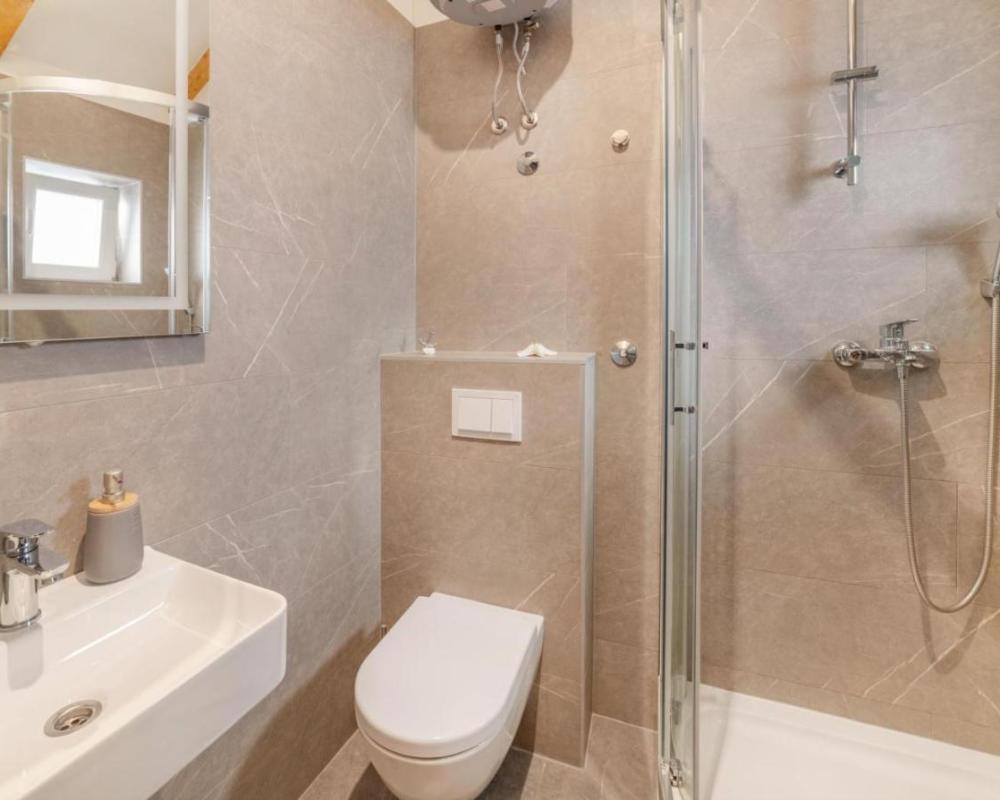 фото Studio apartman Modesty