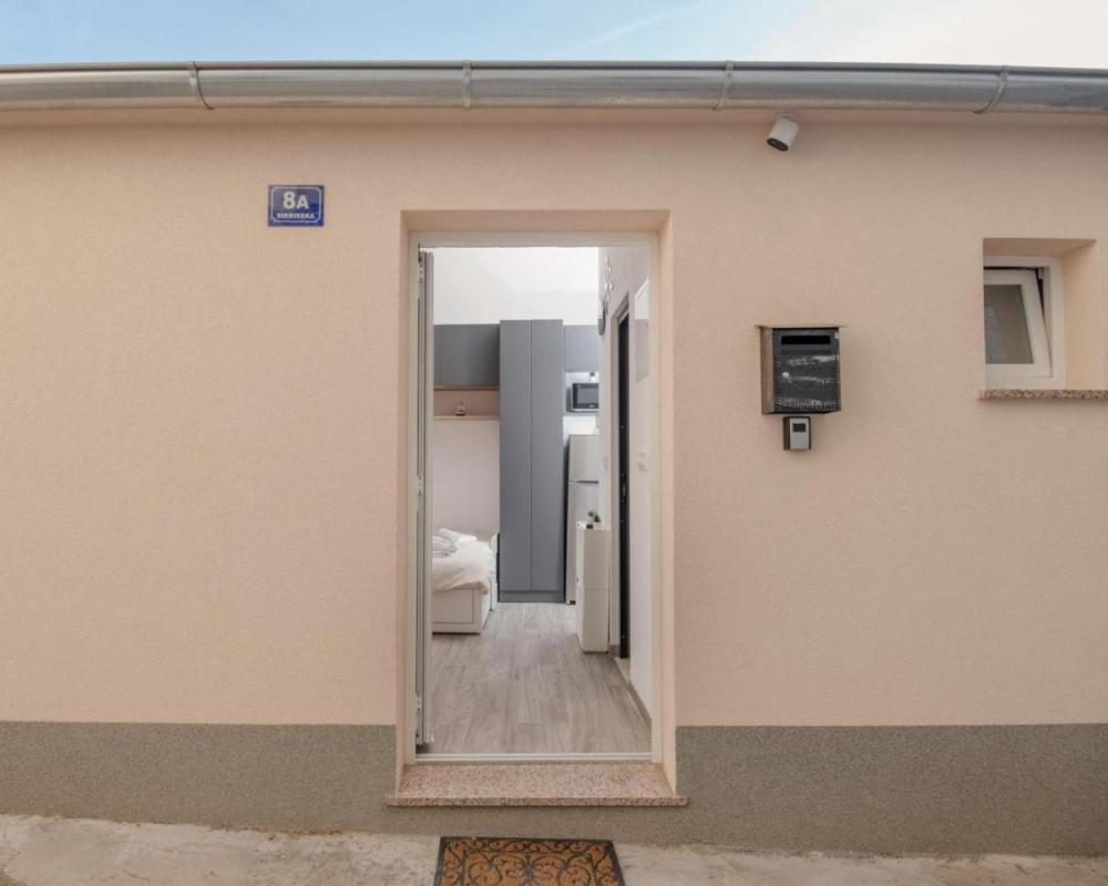 фото Studio apartman Modesty