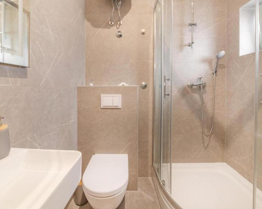 фото Studio apartman Modesty
