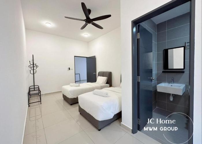 Kluang Gunung Lambak view Family Suites