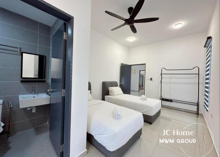 Kluang Gunung Lambak view Family Suites
