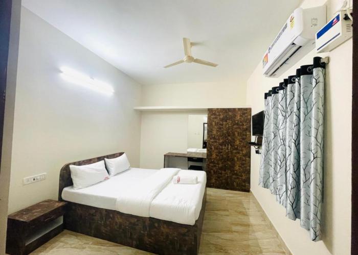 Pearl Stays, Tirupati - Very convenient for the people coming from Bangalore and Chennai - You can skip city traffic while reaching any temple in Tirupati - Covered Parking - 24hrs Front Desk and Hot Water - Free WiFi - Flexible Checkin-in Check-out time