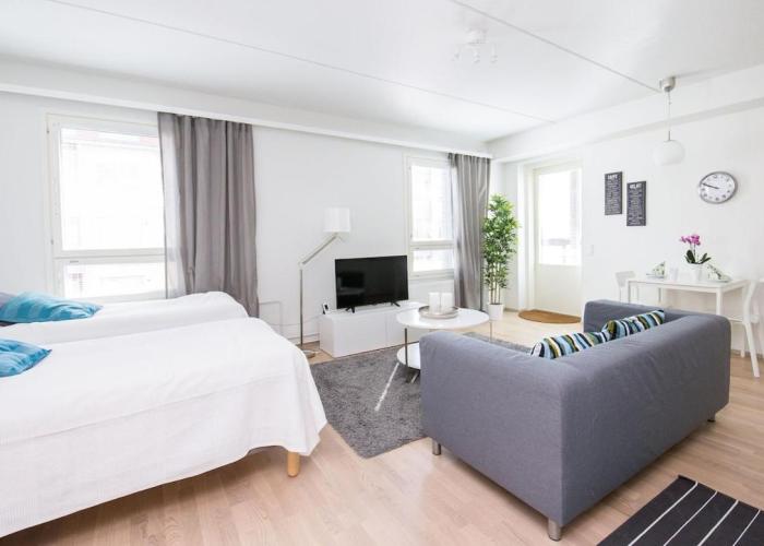 Kotimaailma Modern city studio in Vaasa city center, Näytelmä
