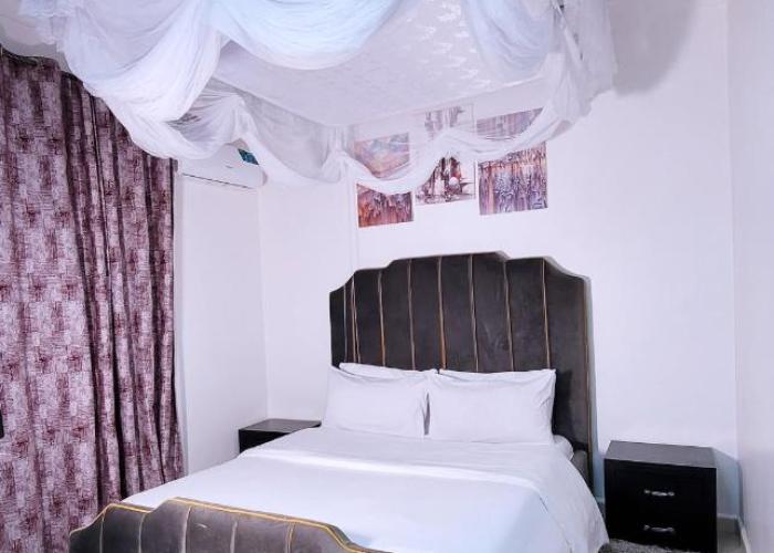 Lovana Apartments and Hotel