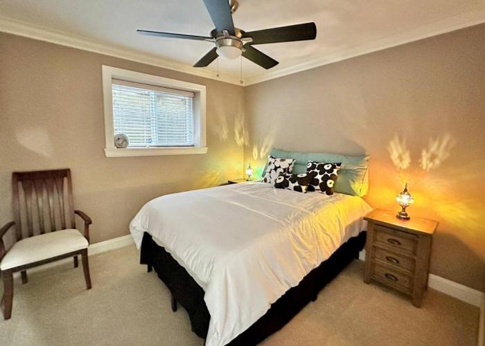 Lovely 2br Bsmt Suite W Parking For Pickup