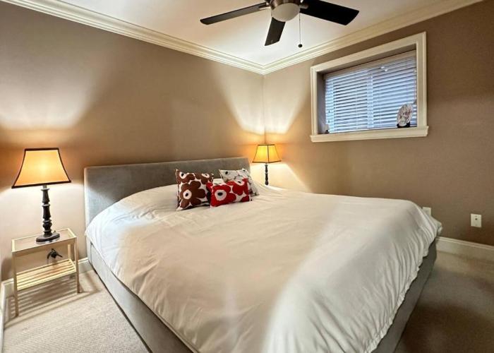 Lovely 2br Bsmt Suite W Parking For Pickup
