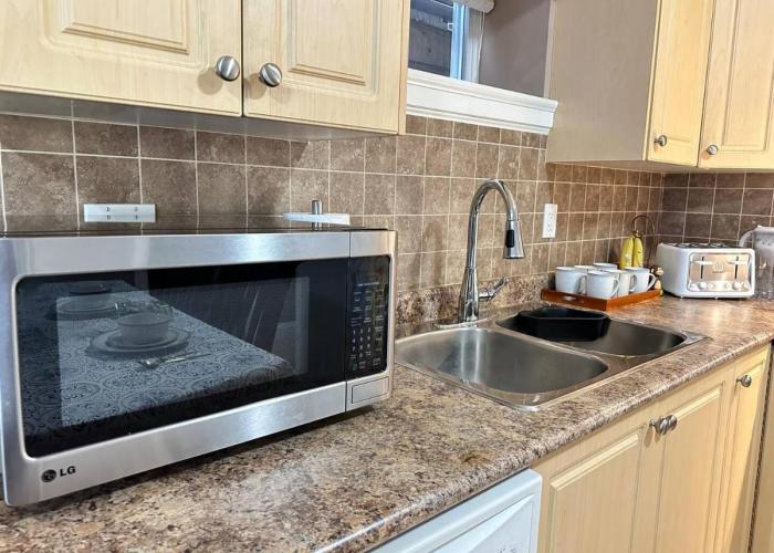 Lovely 2br Bsmt Suite W Parking For Pickup