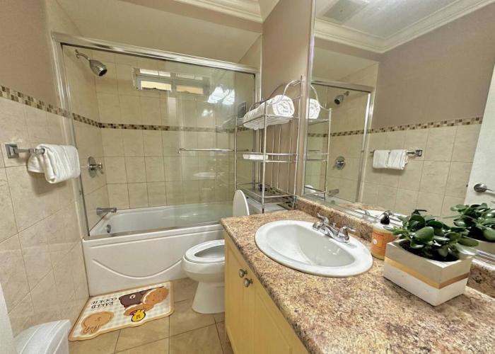 Lovely 2br Bsmt Suite W Parking For Pickup