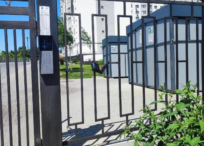 one bedroom apart with condition