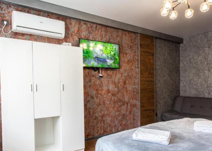 one bedroom apart with condition