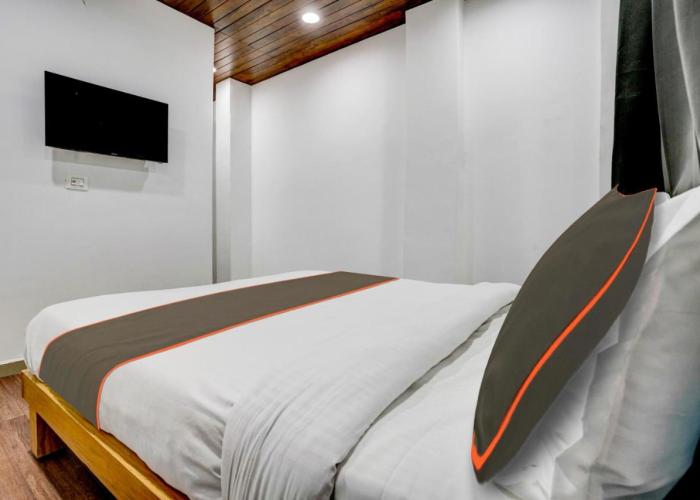 Hotel Silk, Premier Budget Friendly Luxury Hotel In Surat, Perfect For Families, Couples and Business Travelers