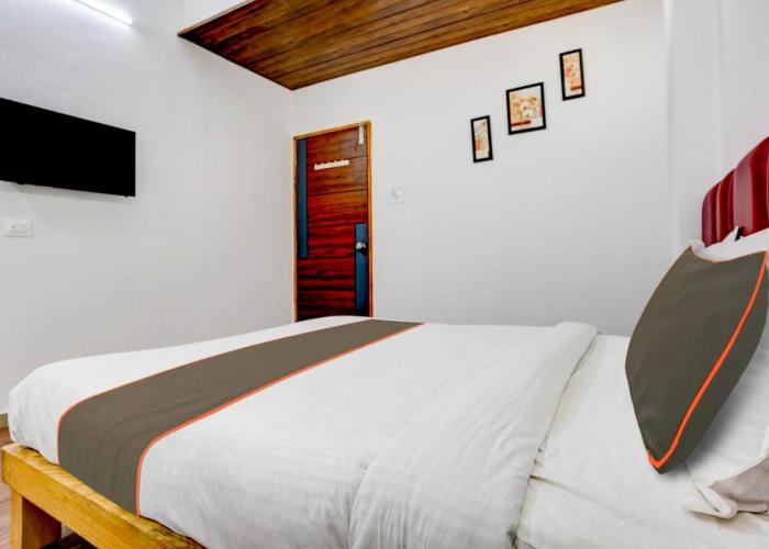 Hotel Silk, Premier Budget Friendly Luxury Hotel In Surat, Perfect For Families, Couples and Business Travelers