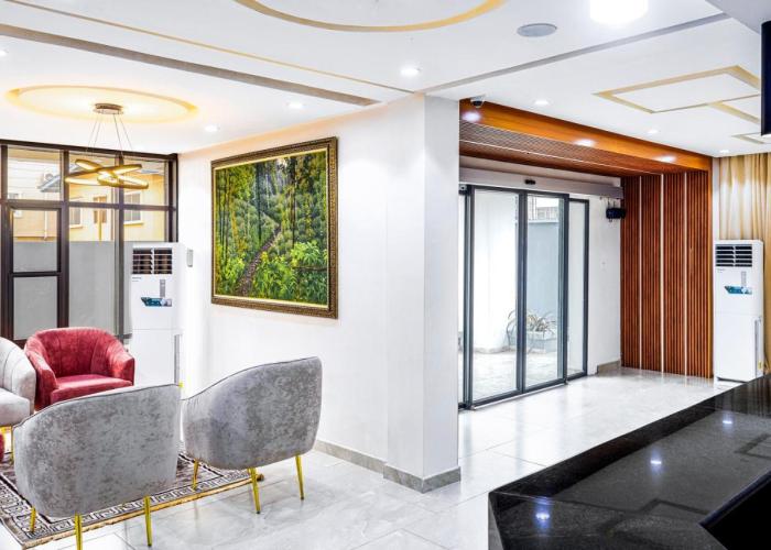 Executive Hotel and Suites