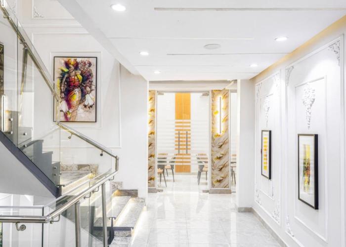 Executive Hotel and Suites