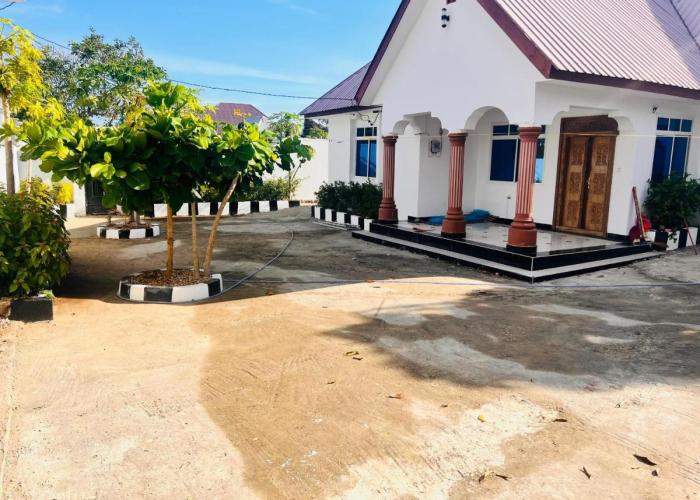 Kaye zuri House