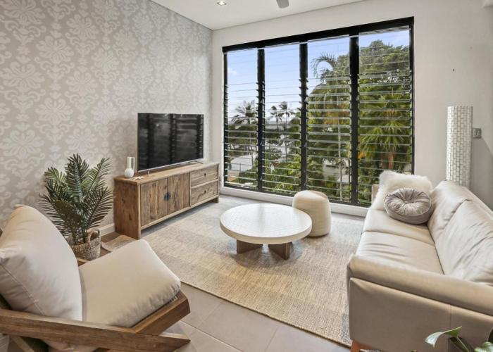Ocean Horizons with Coral Sea Views