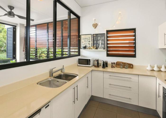 Ocean Horizons with Coral Sea Views