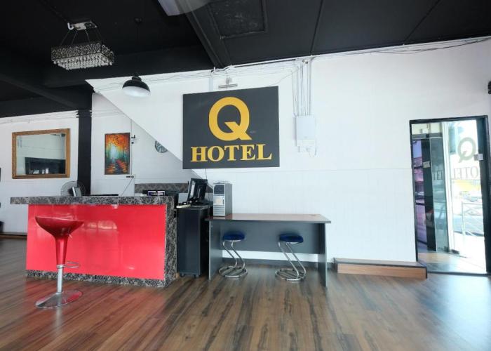 OYO 1104 Q Hotel