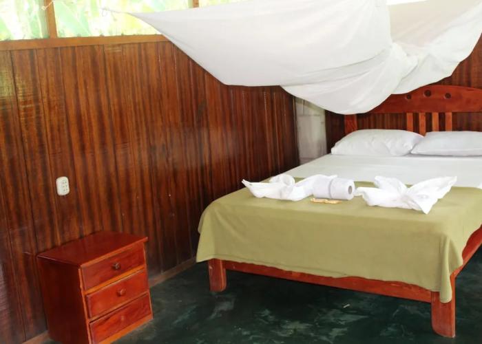 Paradise Amazon Lodge & Adventure