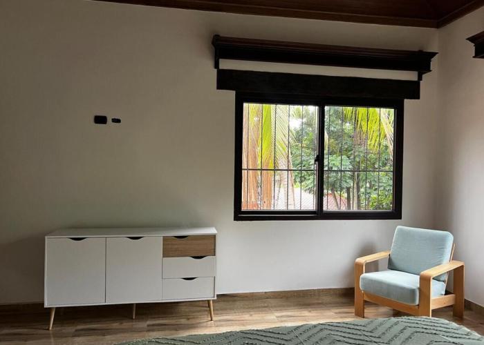 Private Room, 10 Min from Airport