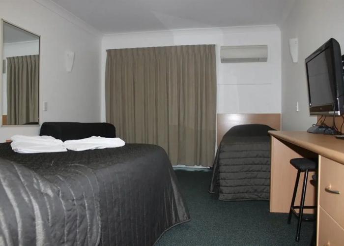 Flag Motor Lodge