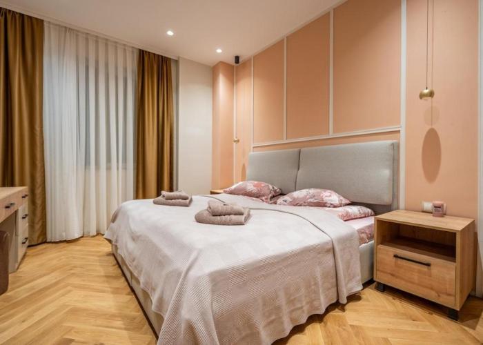 Elegant & Stylish 2-Bedroom Apartment