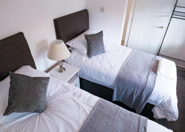 Holiday homes HouseSleeps6-Garden-Parking-Familly&Contractors