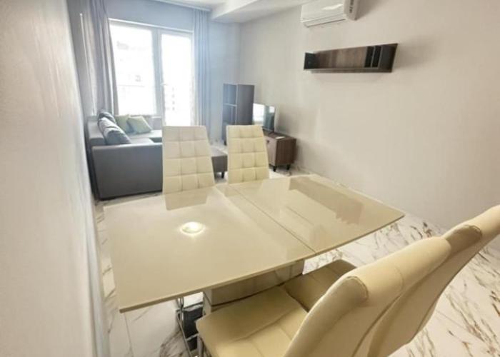 Modern apartment & private parking