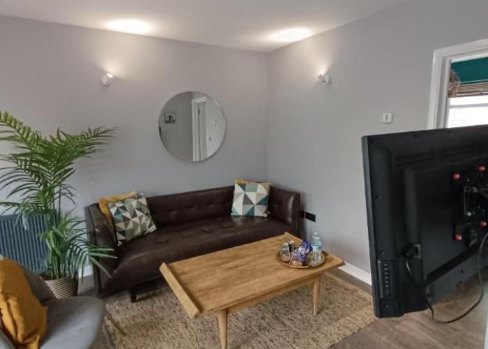 Modern with parking near Windsor Castle & Legoland