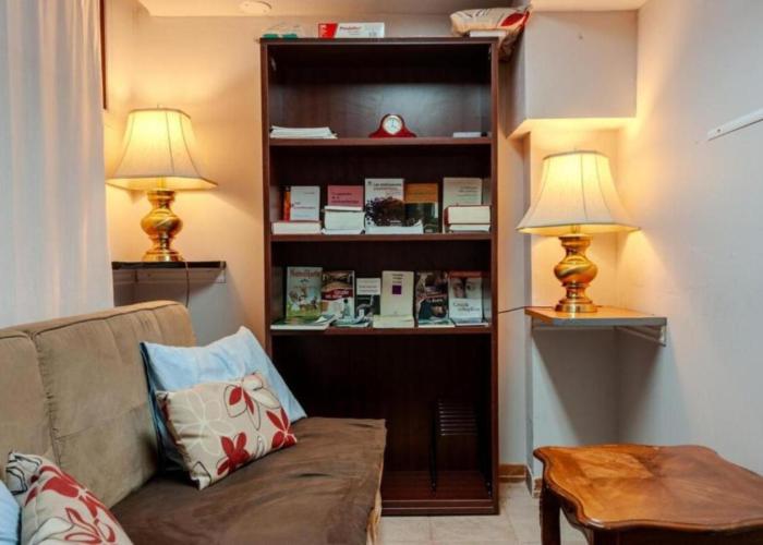 Independent Private Suite, Free Parking and High-Speed Wi-Fi