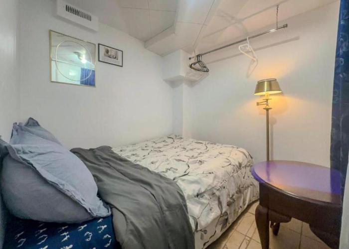 Independent Private Suite, Free Parking and High-Speed Wi-Fi