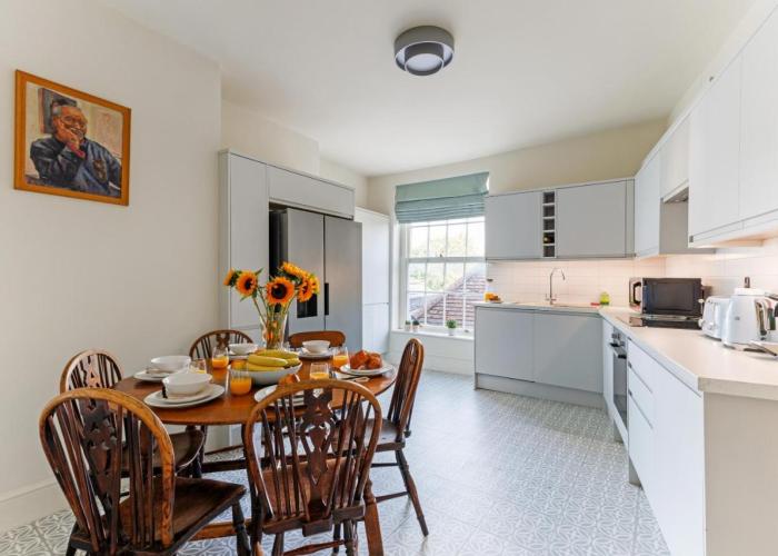 Consorts and Concubines