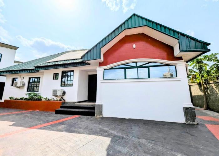 White Castle Hotels And Bar - Abak Rd, Uyo
