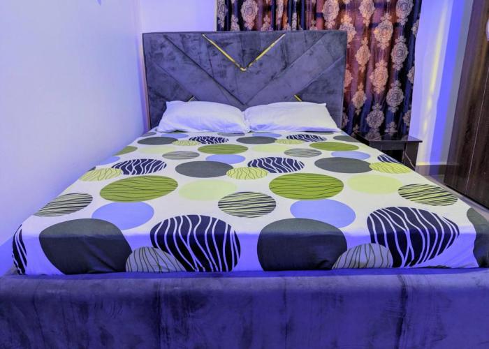 White Castle Hotels And Bar - Abak Rd, Uyo