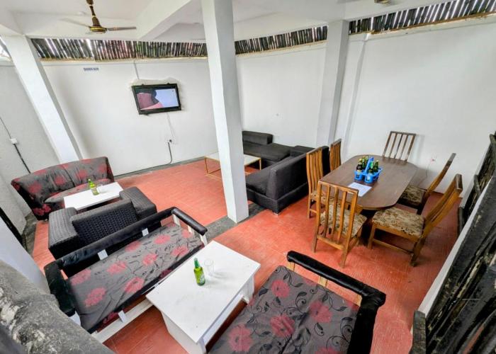 White Castle Hotels And Bar - Abak Rd, Uyo