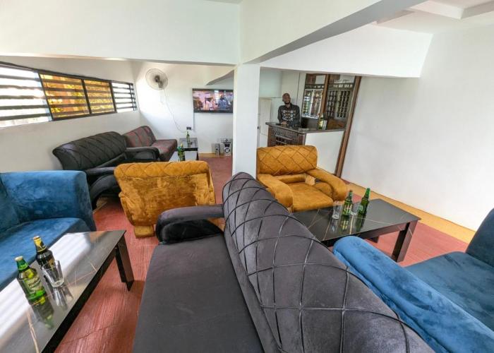 White Castle Hotels And Bar - Abak Rd, Uyo