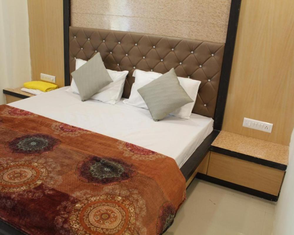 фото Hotel Skylark