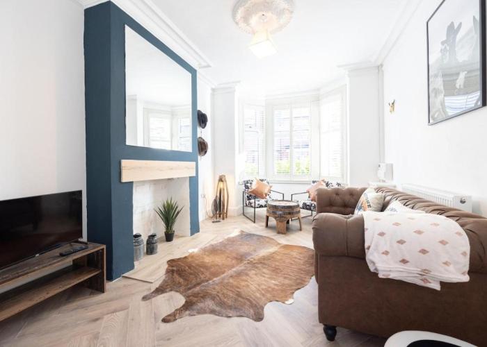 Western House - Central Warrington - Sleeps 5