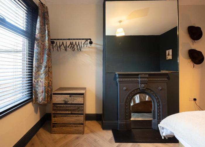 Western House - Central Warrington - Sleeps 5