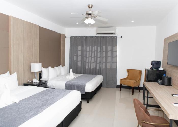 Pickwick Park View Hotel
