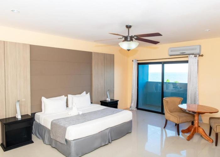 Pickwick Park View Hotel